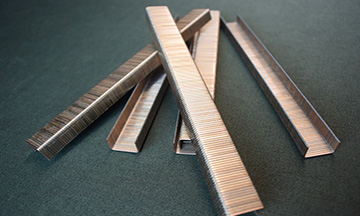 Steel staples
