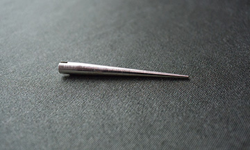 Needle for cord fixing device